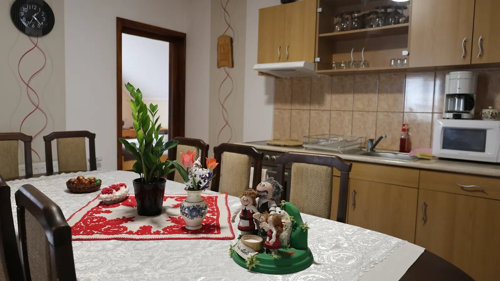 Közös konyha és étkező a Sóvidék Panzióban